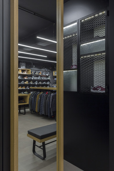 LKMK Architects-Sneakers store Bettersport