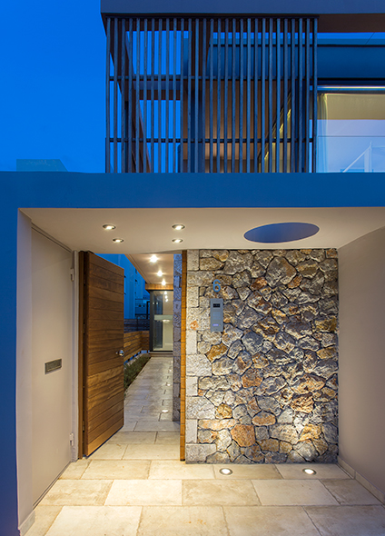 LKMK Architects-Private residence at Dionisos